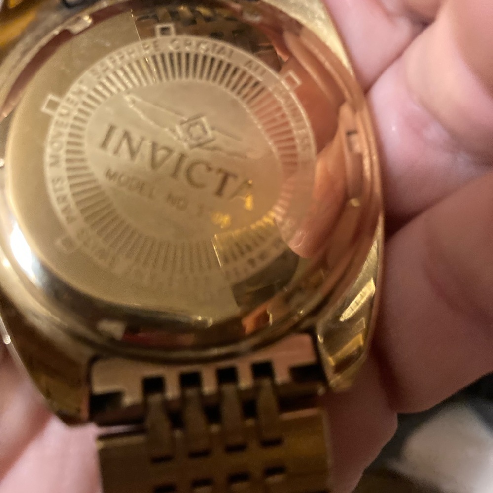 Mens Invicta watches. All work, just needs batteries!!! $50 each or ALL $125! - Picture 4 of 6
